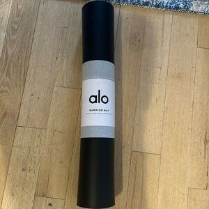 Alo Yoga Black Warrior Mat BRAND NEW